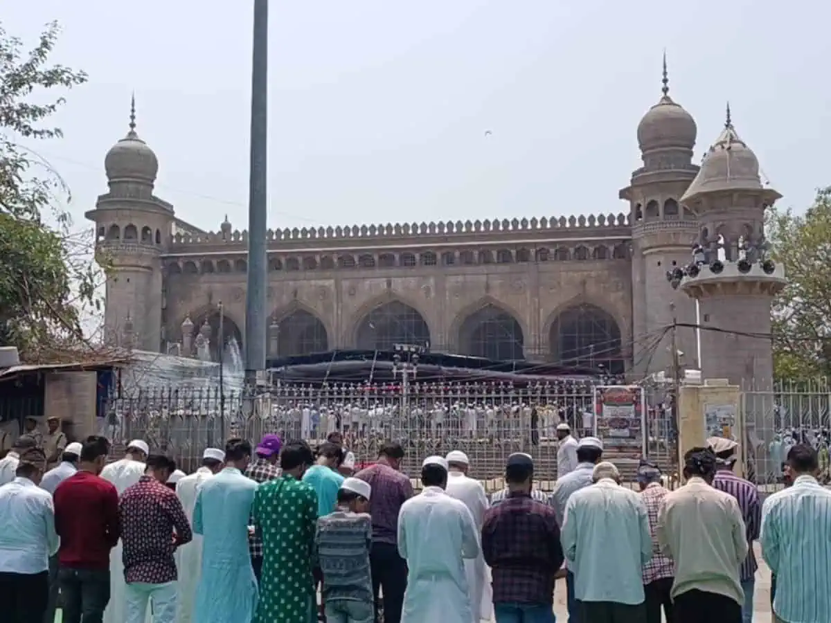 Telangana HC declares May 27 working day, shifts Bakrid holiday